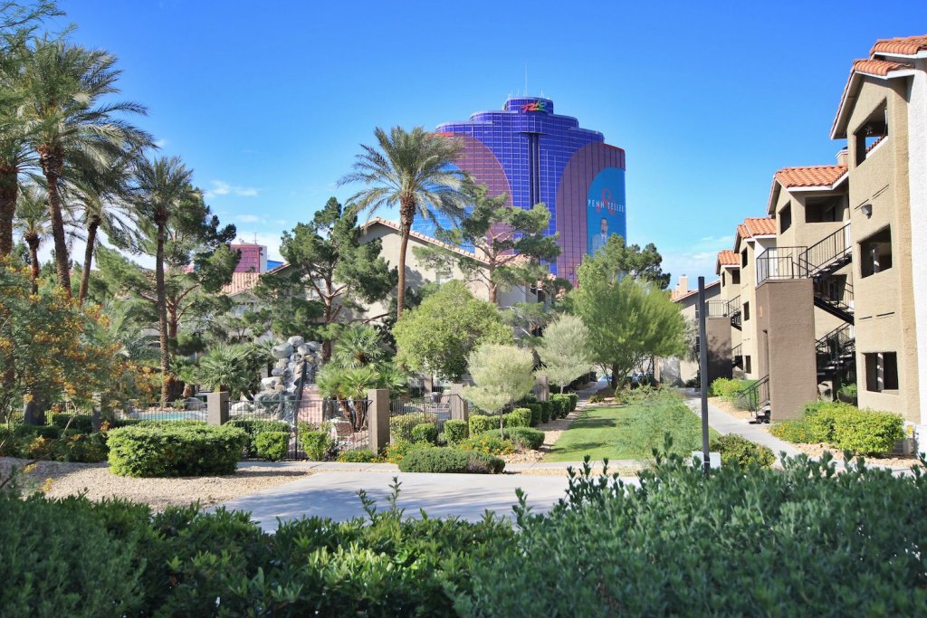 corporate rent las vegas – flamingo palms villas community 7