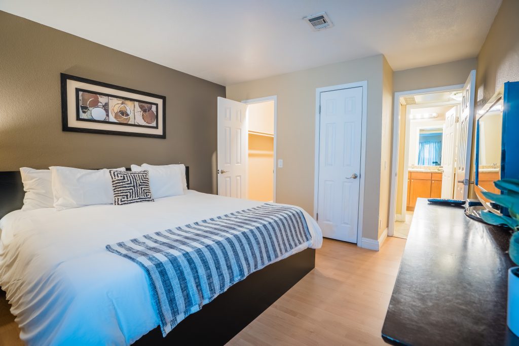 4200-S-Valley-View-Blvd-702Housing-Aviator-12