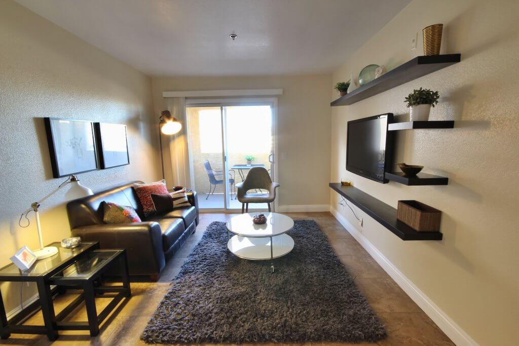 HDRtist HDR – http://www.ohanaware.com/hdrtist/