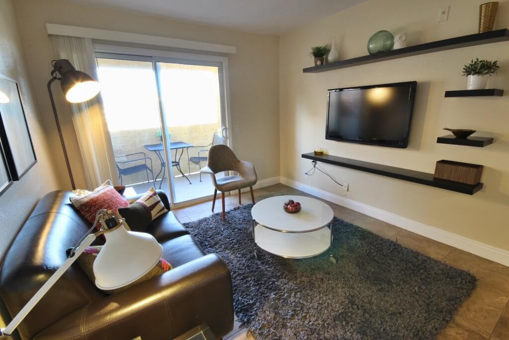 HDRtist HDR – http://www.ohanaware.com/hdrtist/