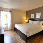 HDRtist HDR – http://www.ohanaware.com/hdrtist/