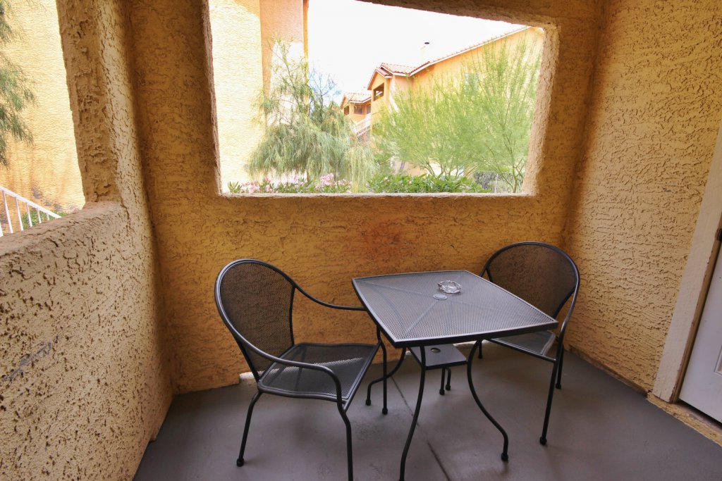 HDRtist HDR – http://www.ohanaware.com/hdrtist/