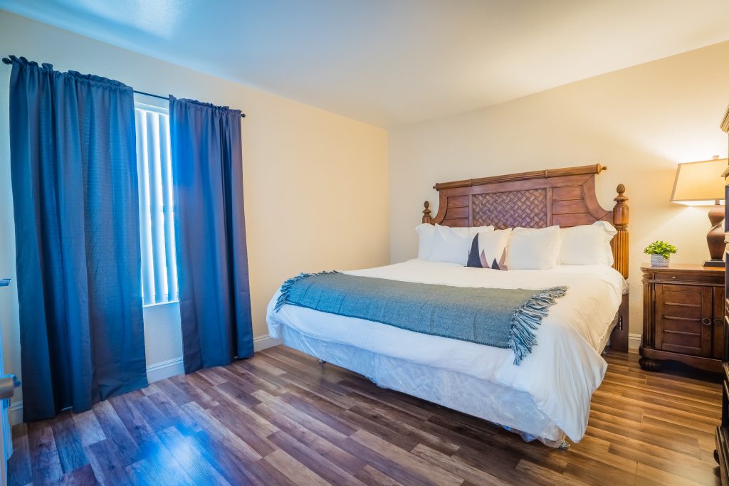 4200-S-Valley-View-Blvd-702Housing-ParkPlace-9