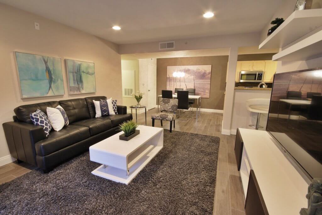 IMG_9823,-IMG_9824,-IMG_9825-compressor