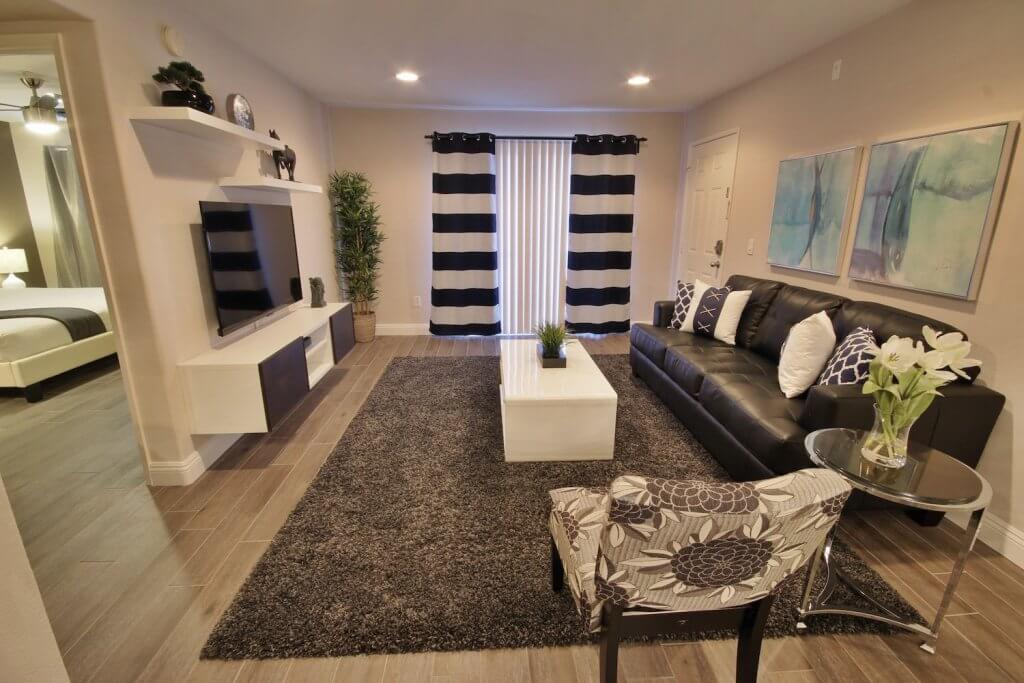 IMG_9832,-IMG_9833,-IMG_9834-compressor