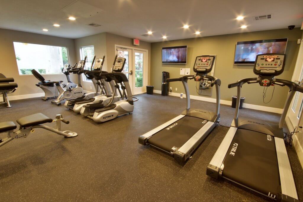 IMG_5689,-IMG_5690-compressor