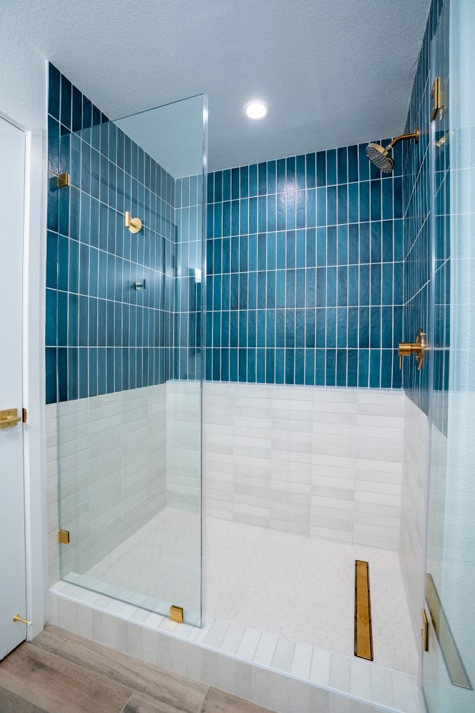 Avanti 702 Housing Master Bathroom 2