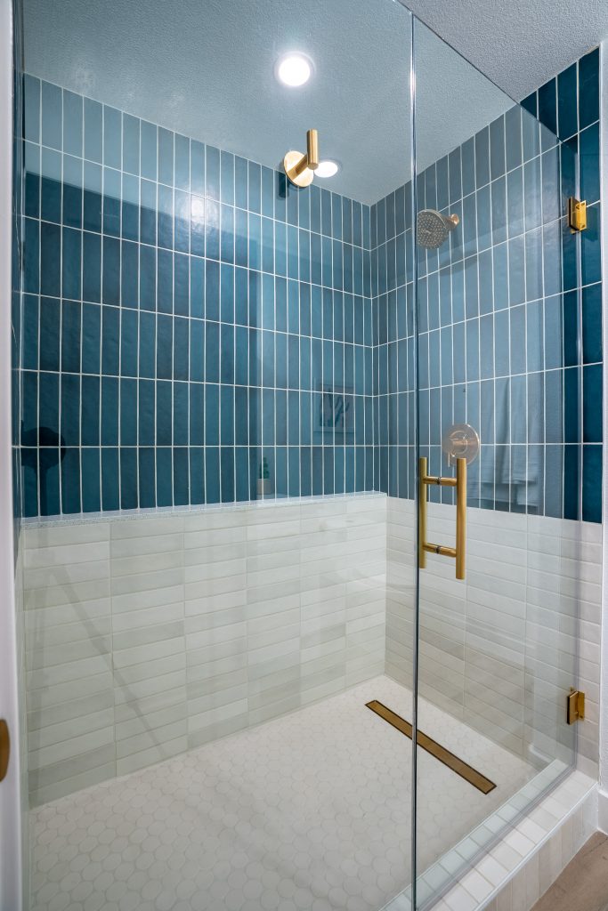 Avanti 702 Housing Master Bathroom 3