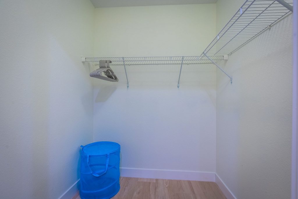 702 Housing – Las Vegas Corporate Housing – Stella Closet